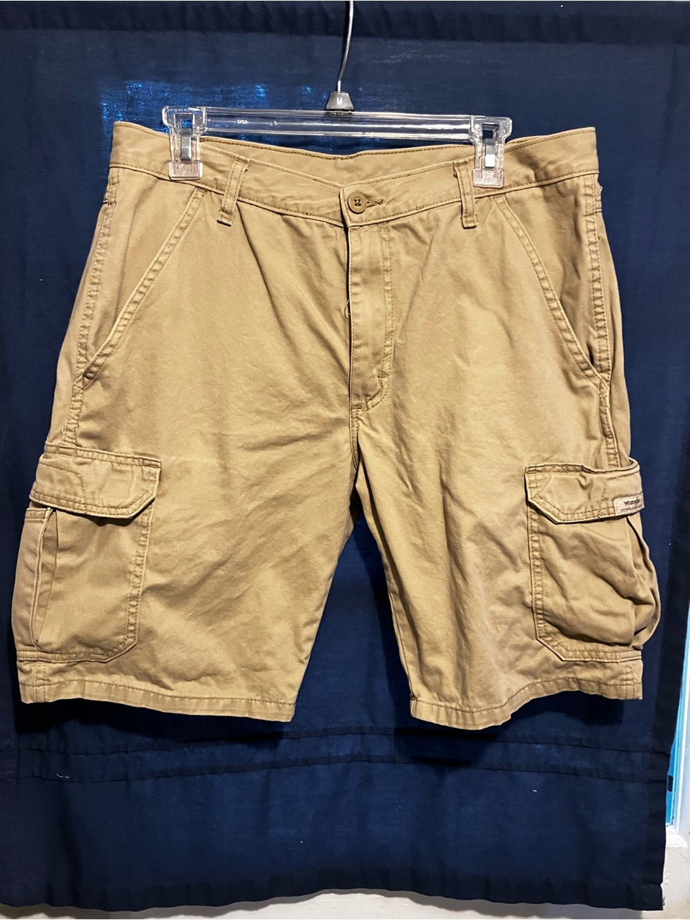 Wrangler Tan Cargo Shorts with Side Pockets